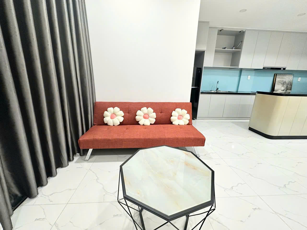 z6874990473065_5ec9bcb16af1083ace197fefcf2e9fa6