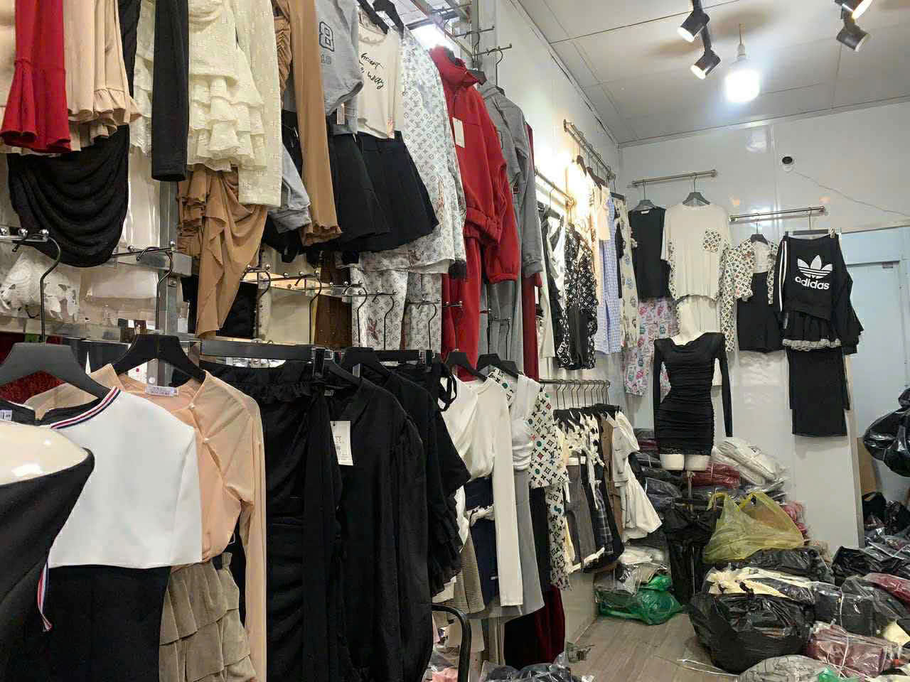 z6877112230063_6f6397a375e9368aafe8b89d96ac980c