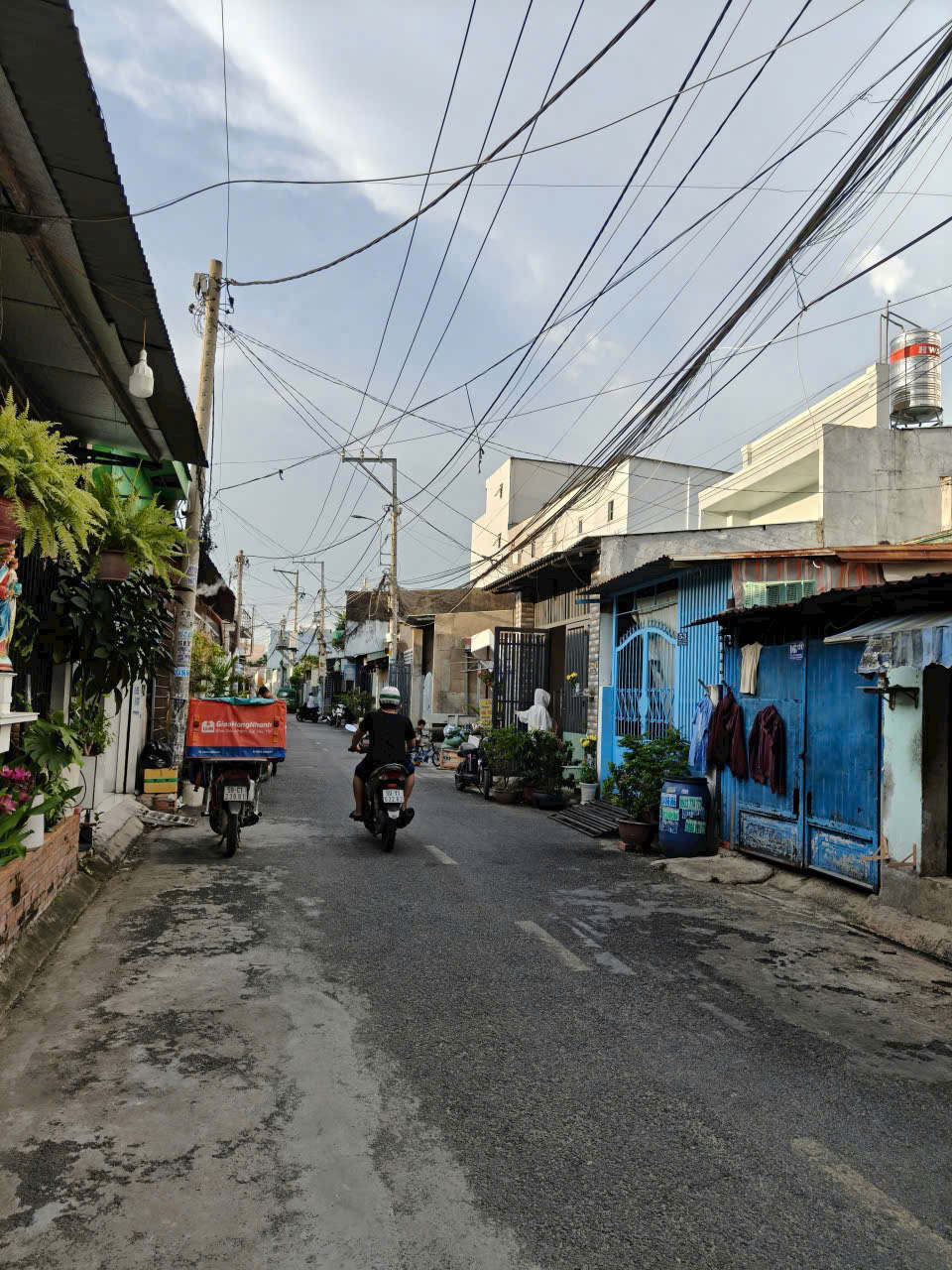 z6881467829458_93f65067ffc02bbe25303a944ac3d8b5