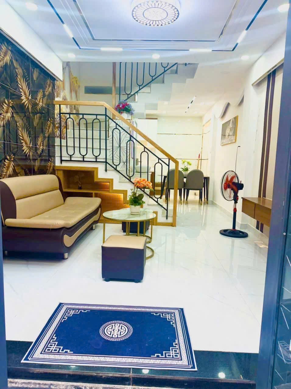 z6883102179372_748eebd499845ebe89039485d408f5db