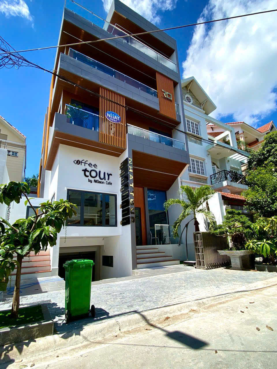 z6894695885059_ad38137df444e72a8204bece20a27049