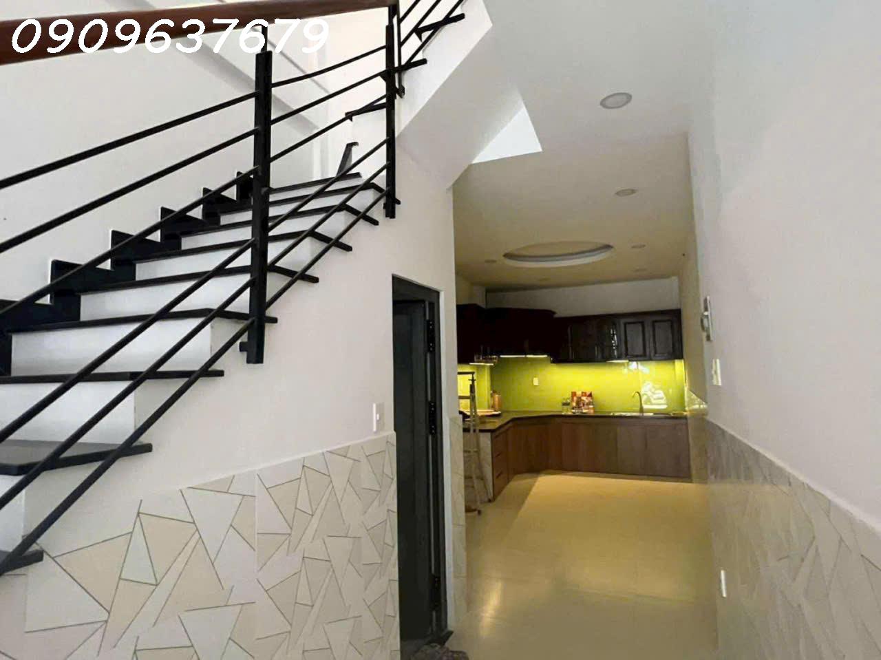 z6910008277669_f559a408100bc37831f962d8d77de354