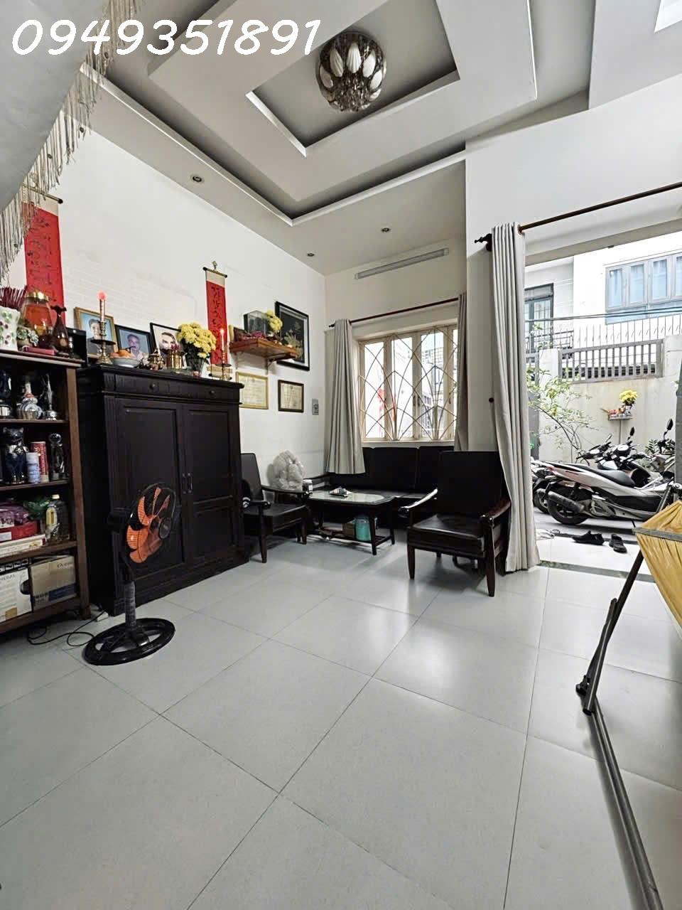 z6919830527453_7aa3fdccda9f701210c7227066a569f8