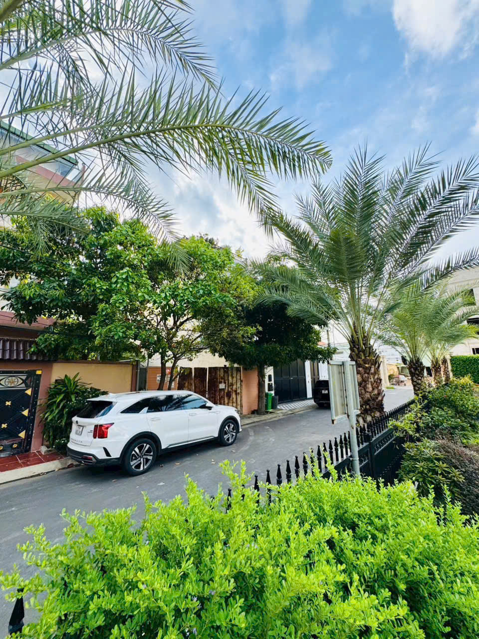 z6920529800748_c76458e6e2b85e89789f9bf3a3f31344