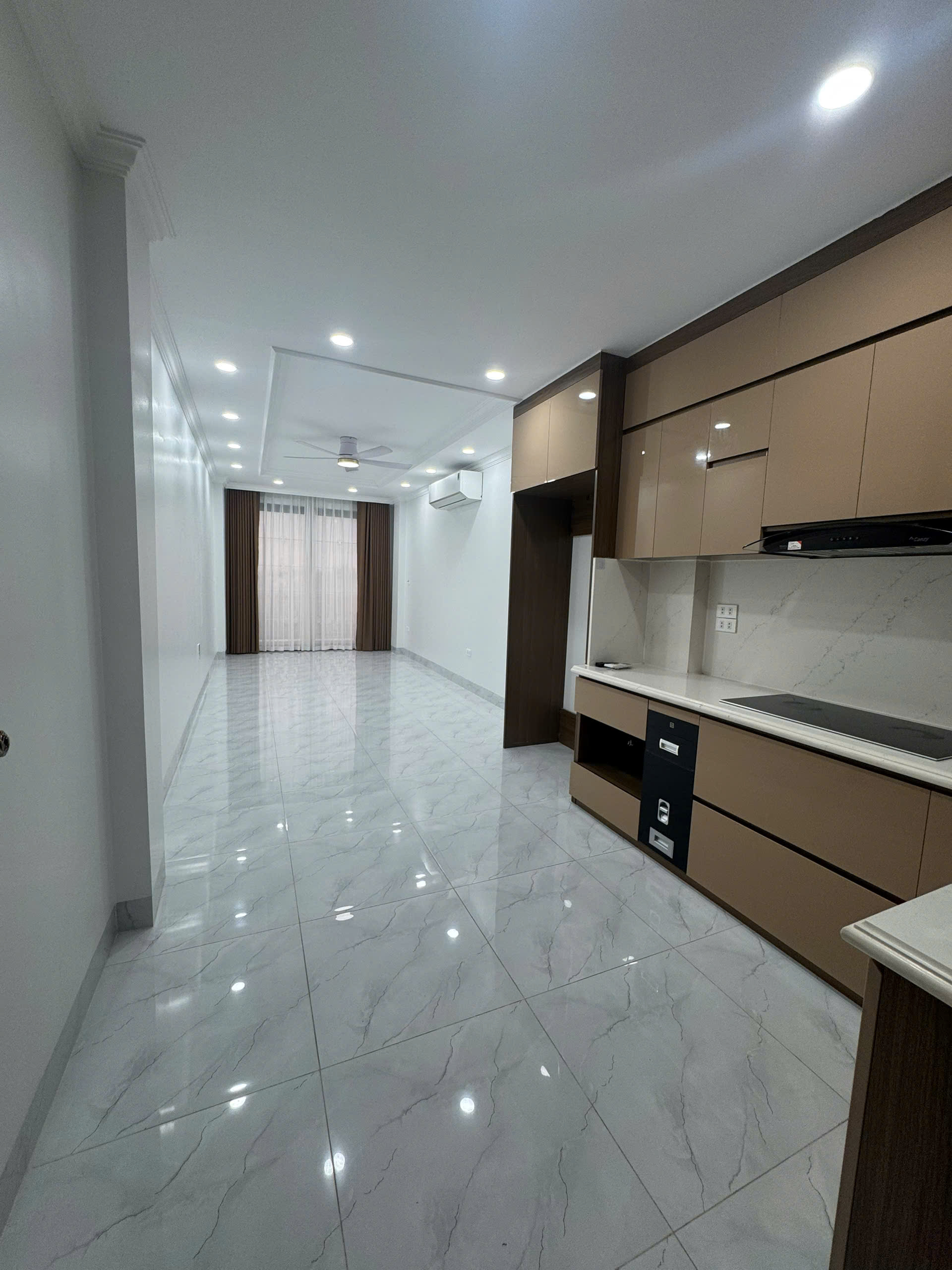 z6925162398150_41d4cfec2e94e5309aa47df22cc9a23b