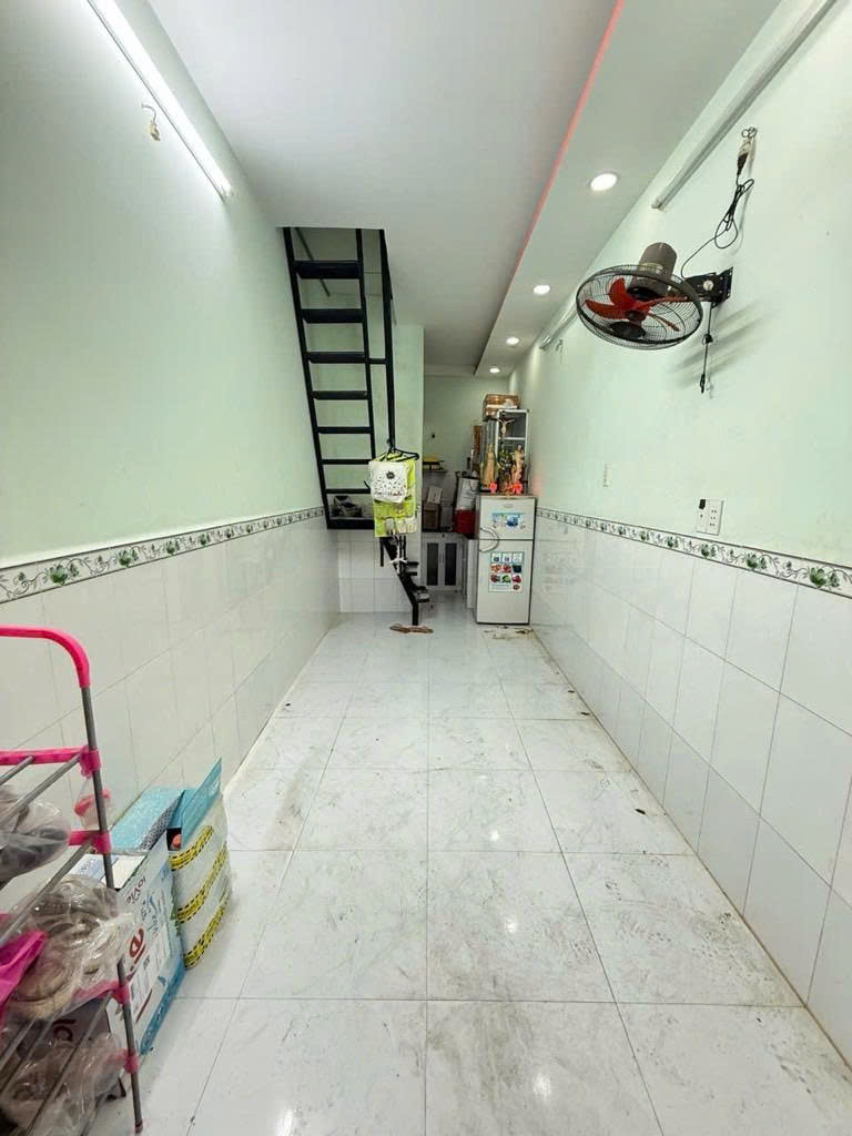 z6928453467325_85f289ba5250e3cf7372f9a1a96e474d