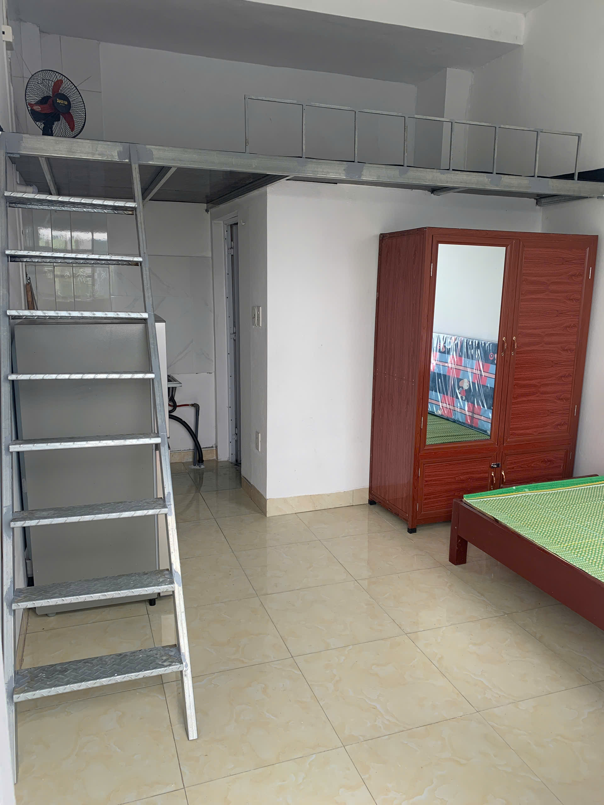 z6933098662091_c0849c26a888f470e5ca2233f445ff3a