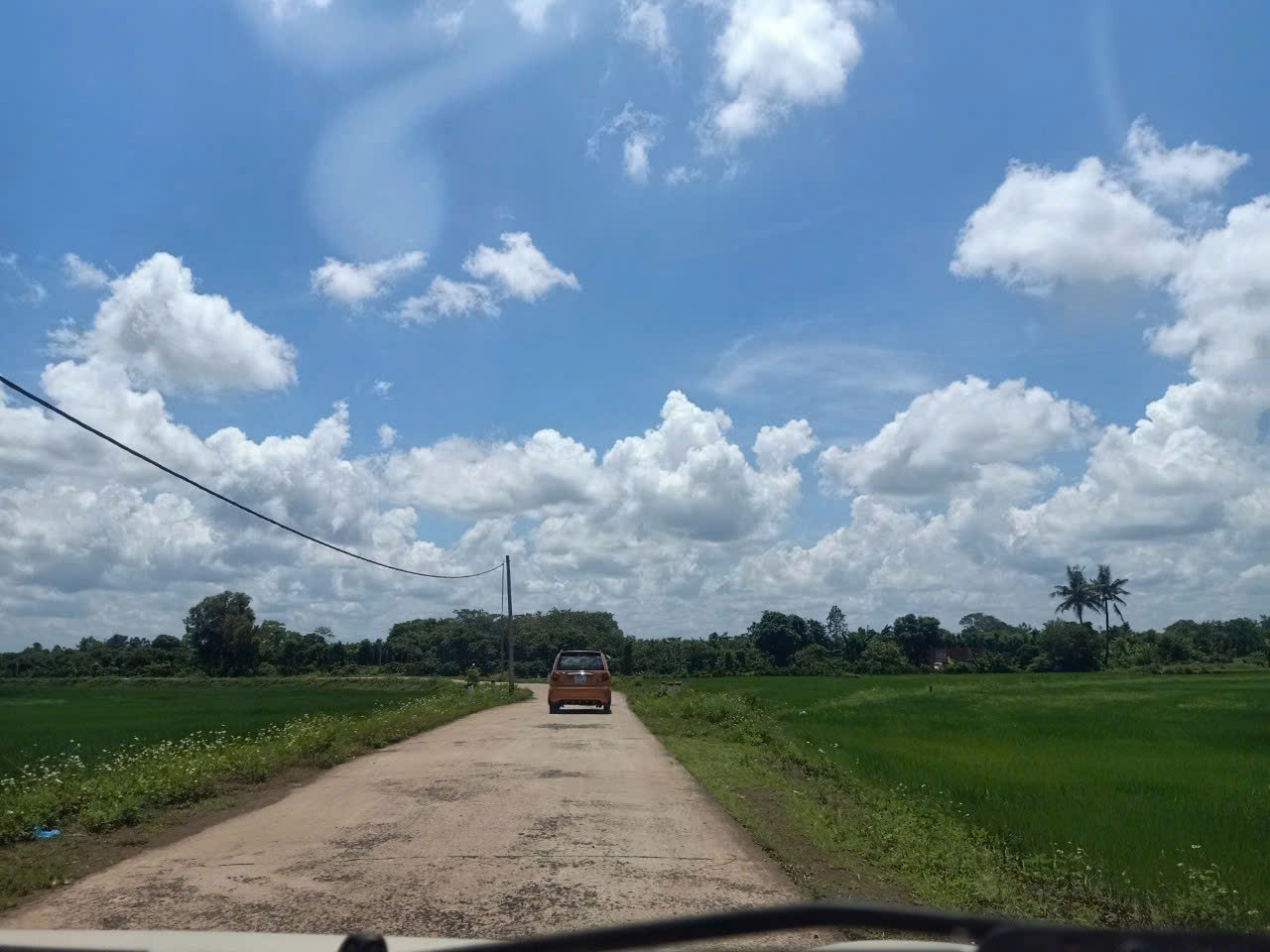 z6933200489850_975de27a3bd29a7c018dd2b65f8ac764