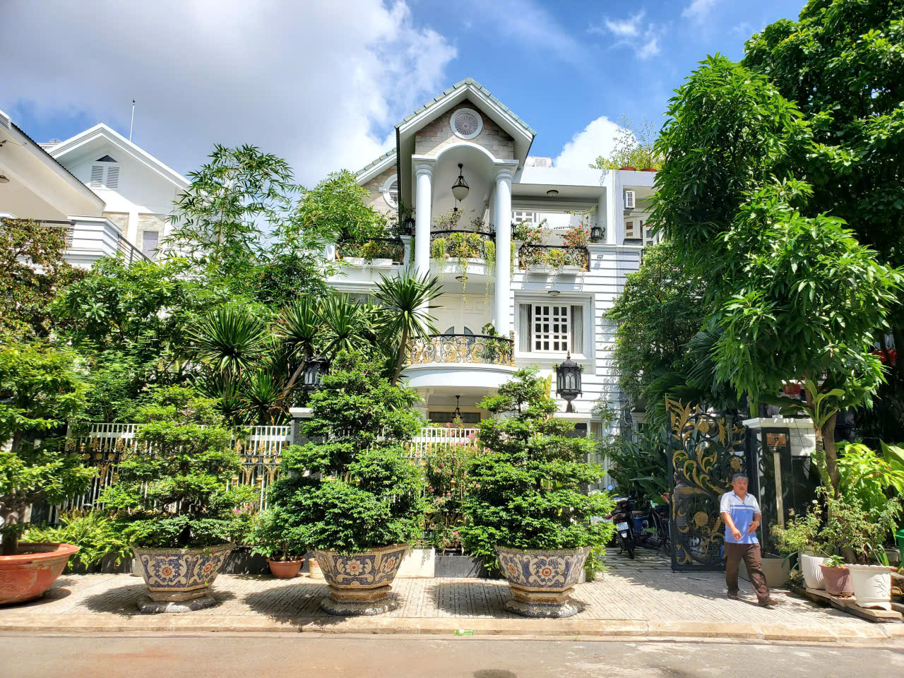 z6939473384228_8d44535d43eb3823052dc8984efa00b0