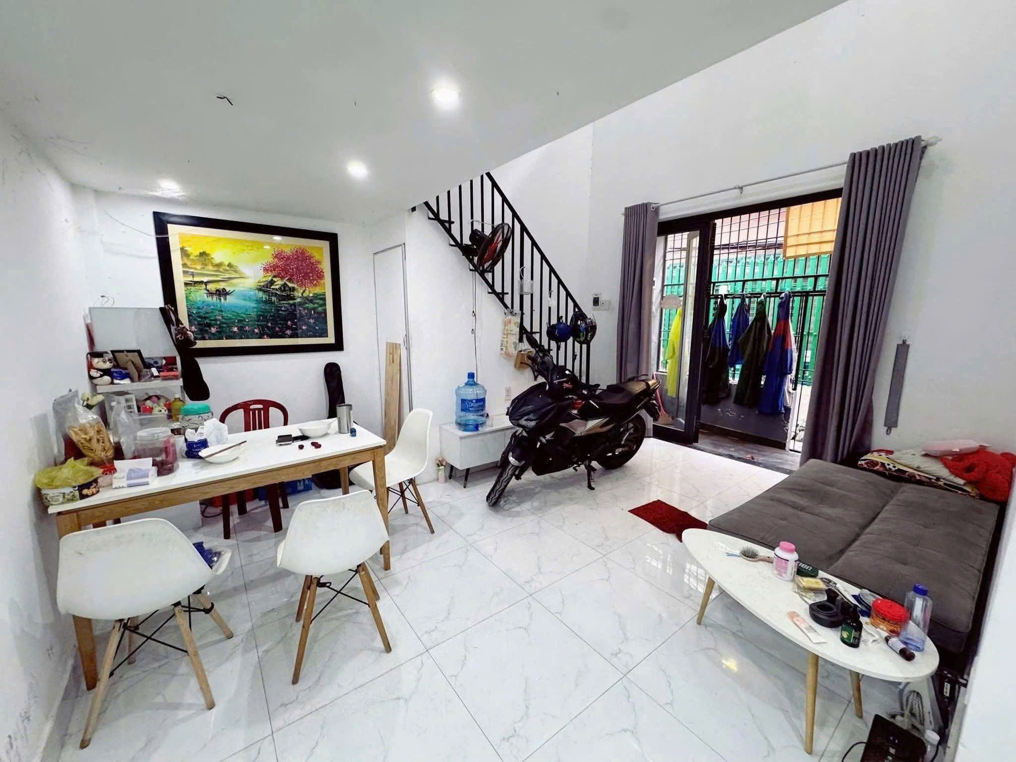 z6943770506918_c62fc6f6647bd310f7583d468fcff519