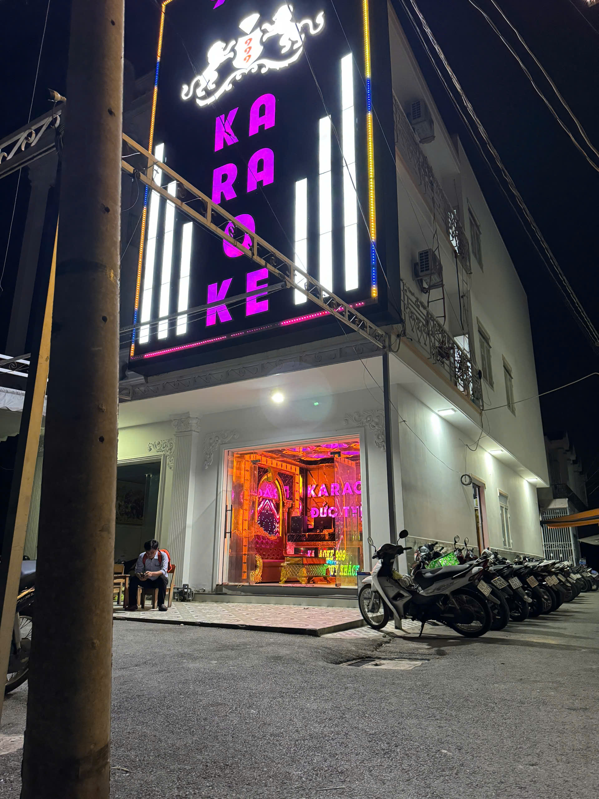 z6949834714132_42f654539032834fd6325b441b18bad1