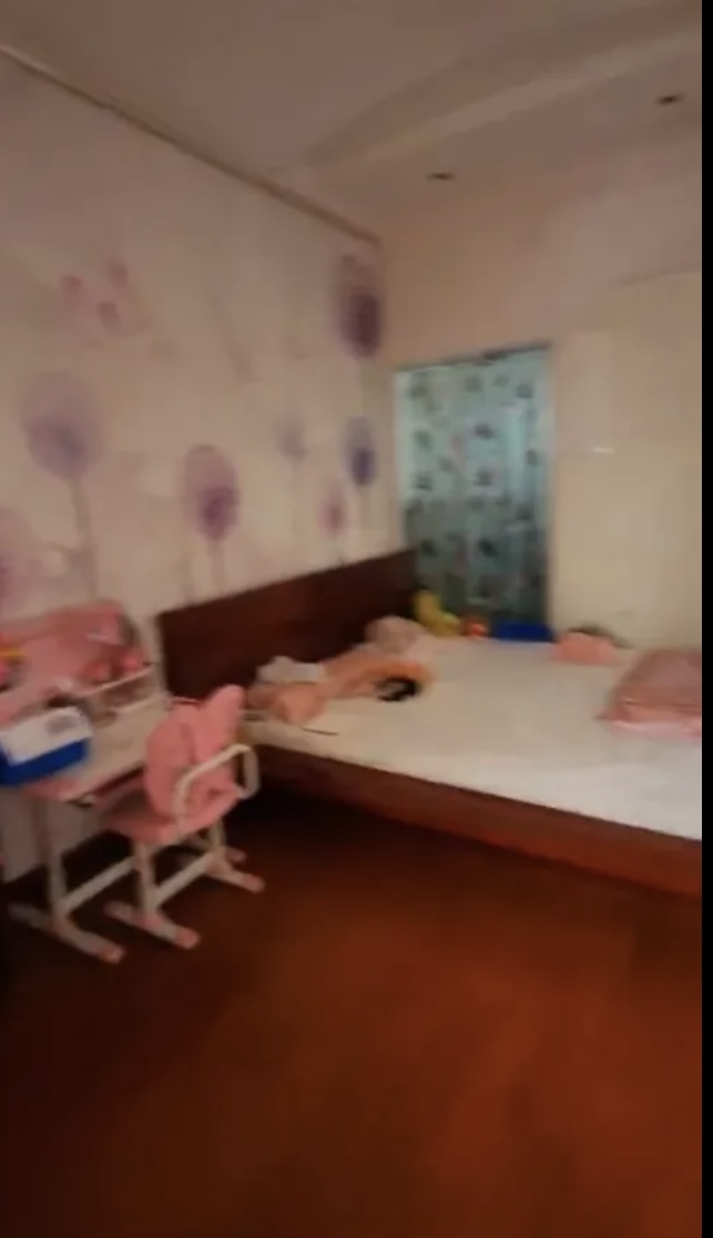 1F4CB1F6-175F-4ADF-B86E-3C77DBA42E38