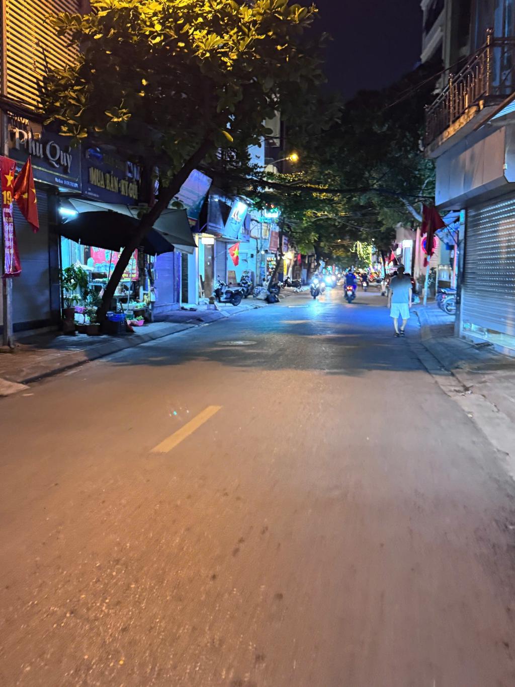 2doo-348BD704-mazj0wx3_72_26