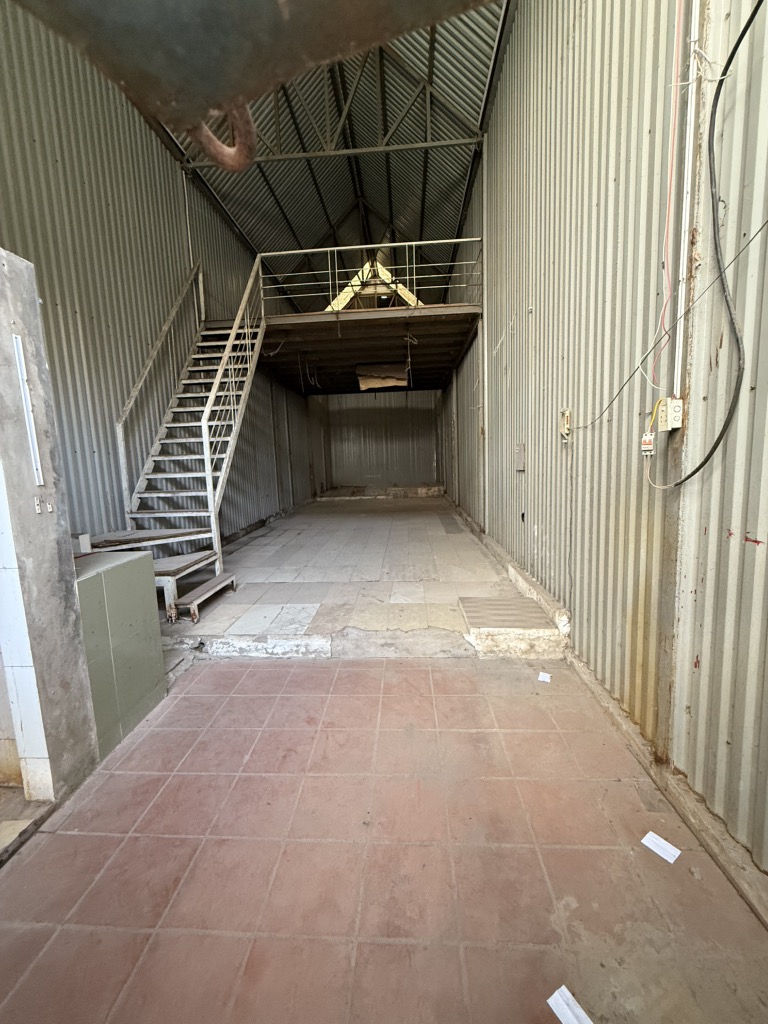 2y5k-85CE34F8-m9jd12vz_37_11