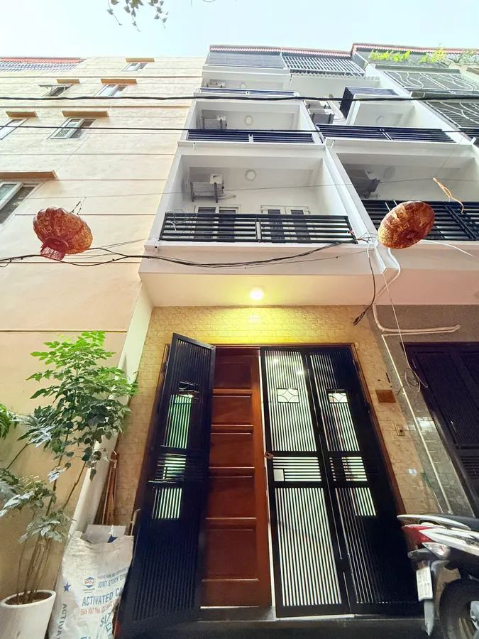 63f13f96-d18b-5ea5-a1b2-812df861d941