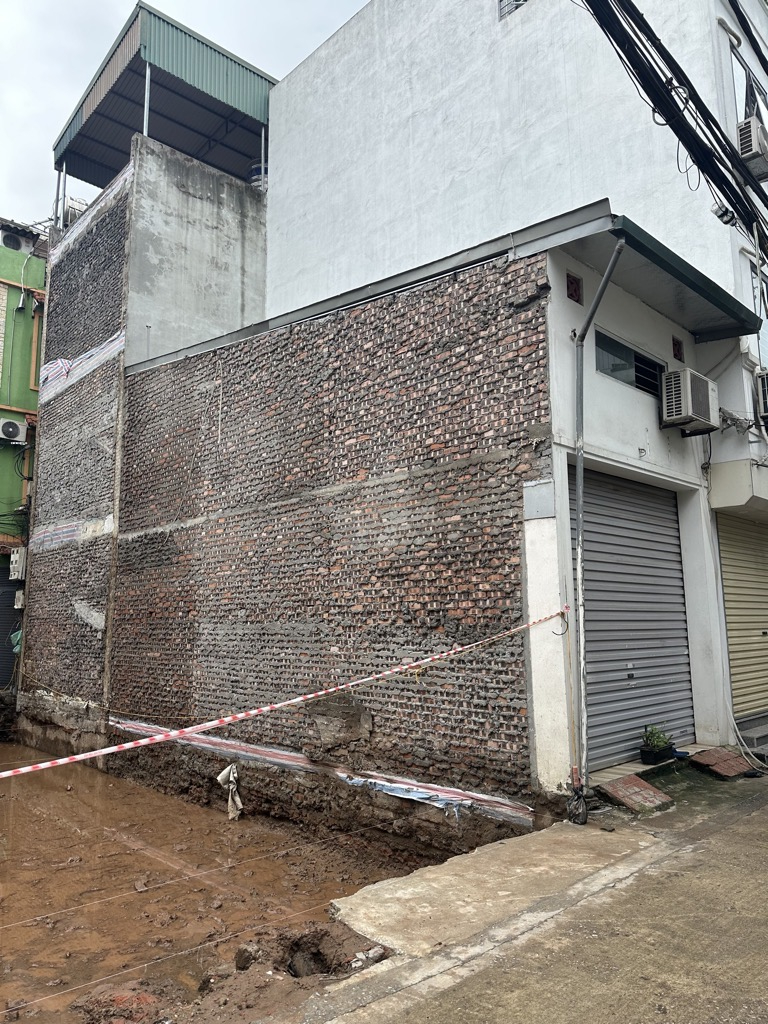 8az-B8D3B756-m1eucwe9_57_12