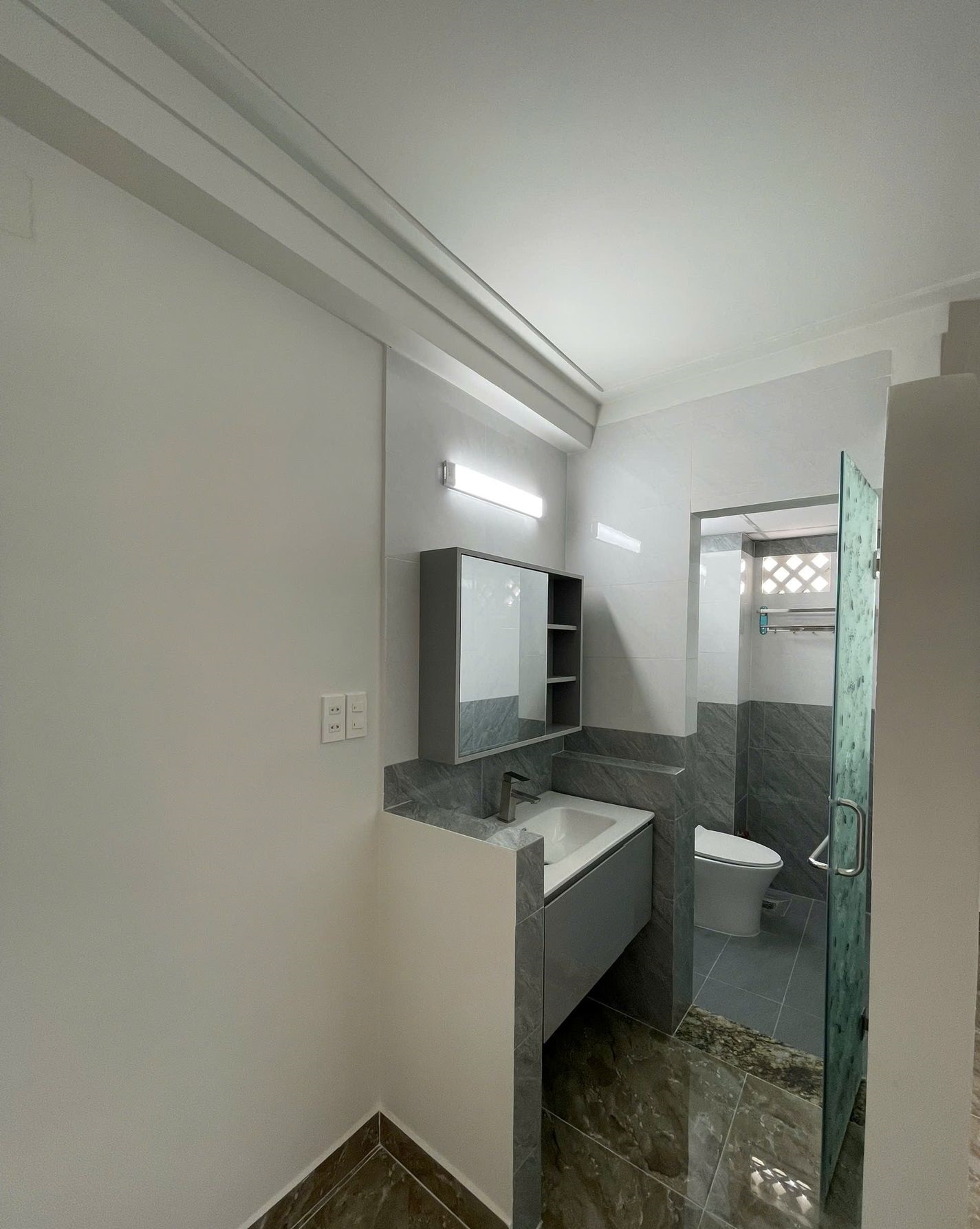 b8f6bd90-73d2-56d7-8edb-121151acbaca