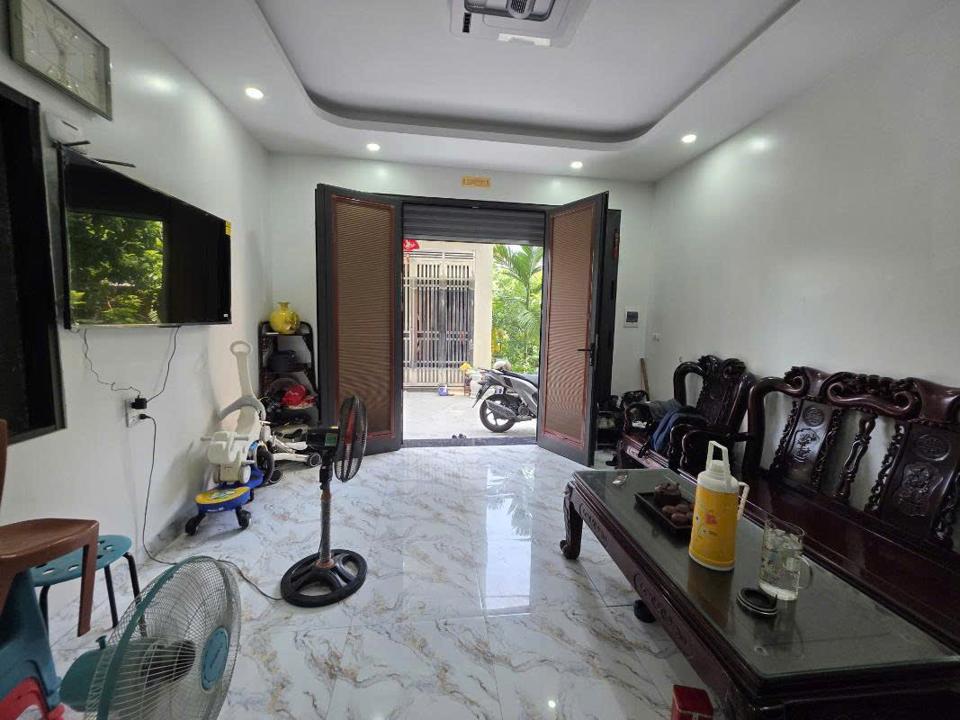 ban nha bo de long bien.jpg