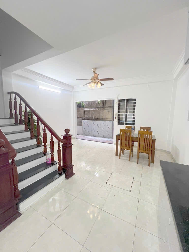 ban nha dam quang trung long bien