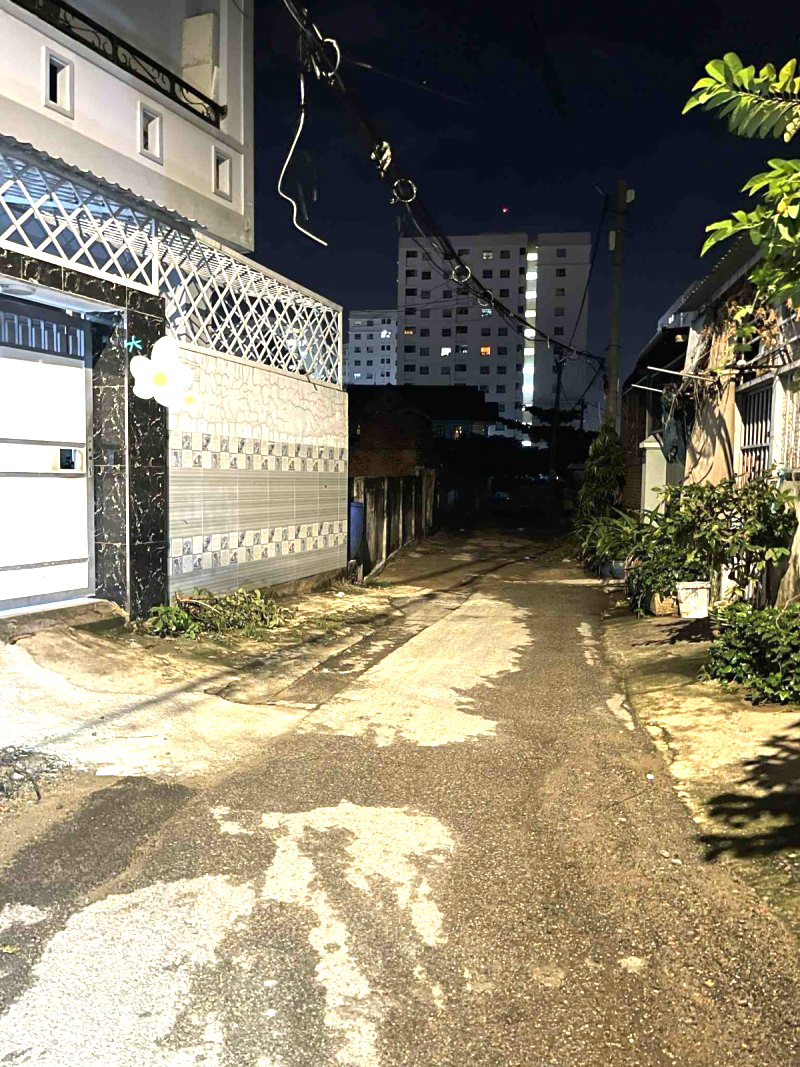 ban-nha-hemxe-hoi-truong-tho-thu-duc-43-m2-chi-4 ty (3)