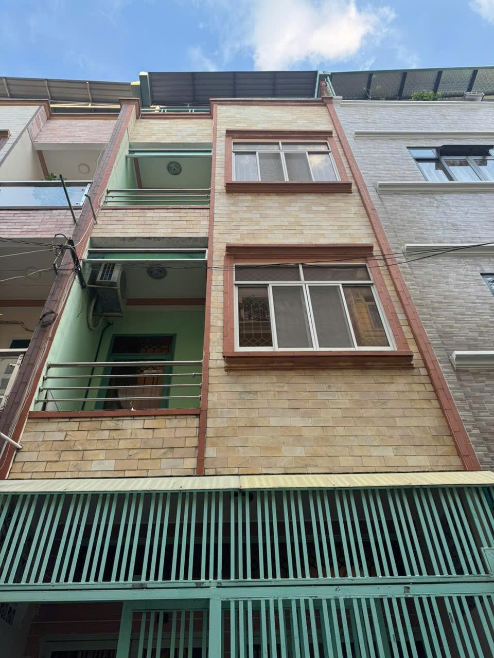 ban-nha-mat-tien-vo-thanh-trang-ban-nha-phuong-11-tan-binh-0707318818-1