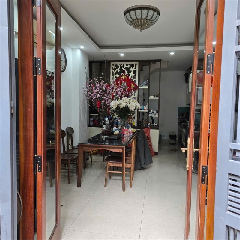 ban nha thach ban long bien (6)