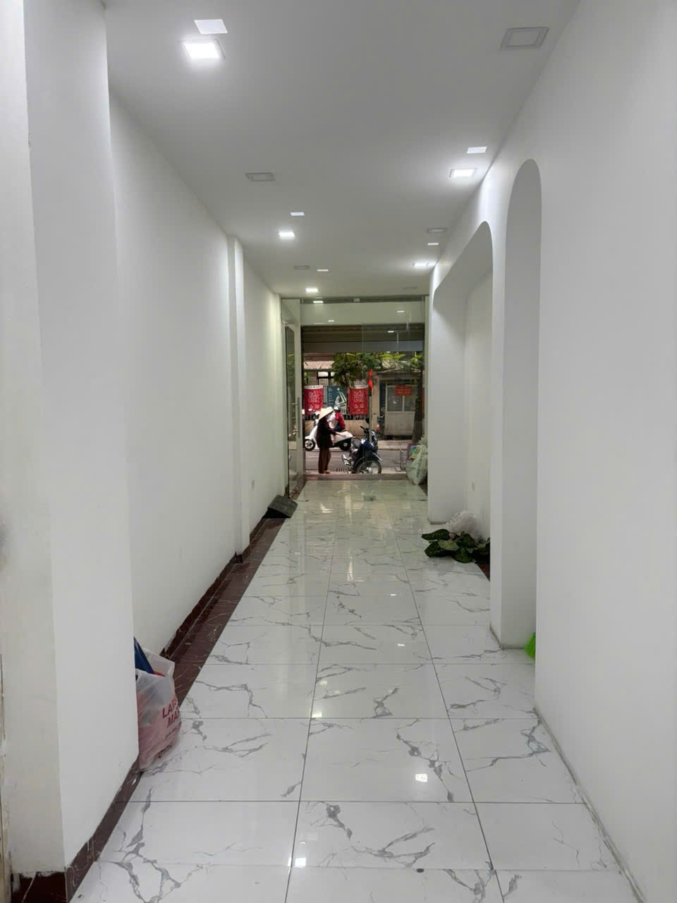 cho_thue_mat_pho_doi_can (4)