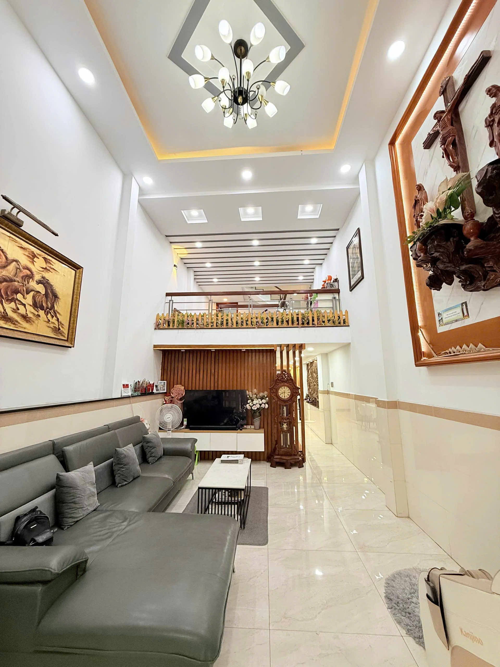 gen-h-z6977897045061_6bdd9b82d1561a4ae057efb16c8f815d