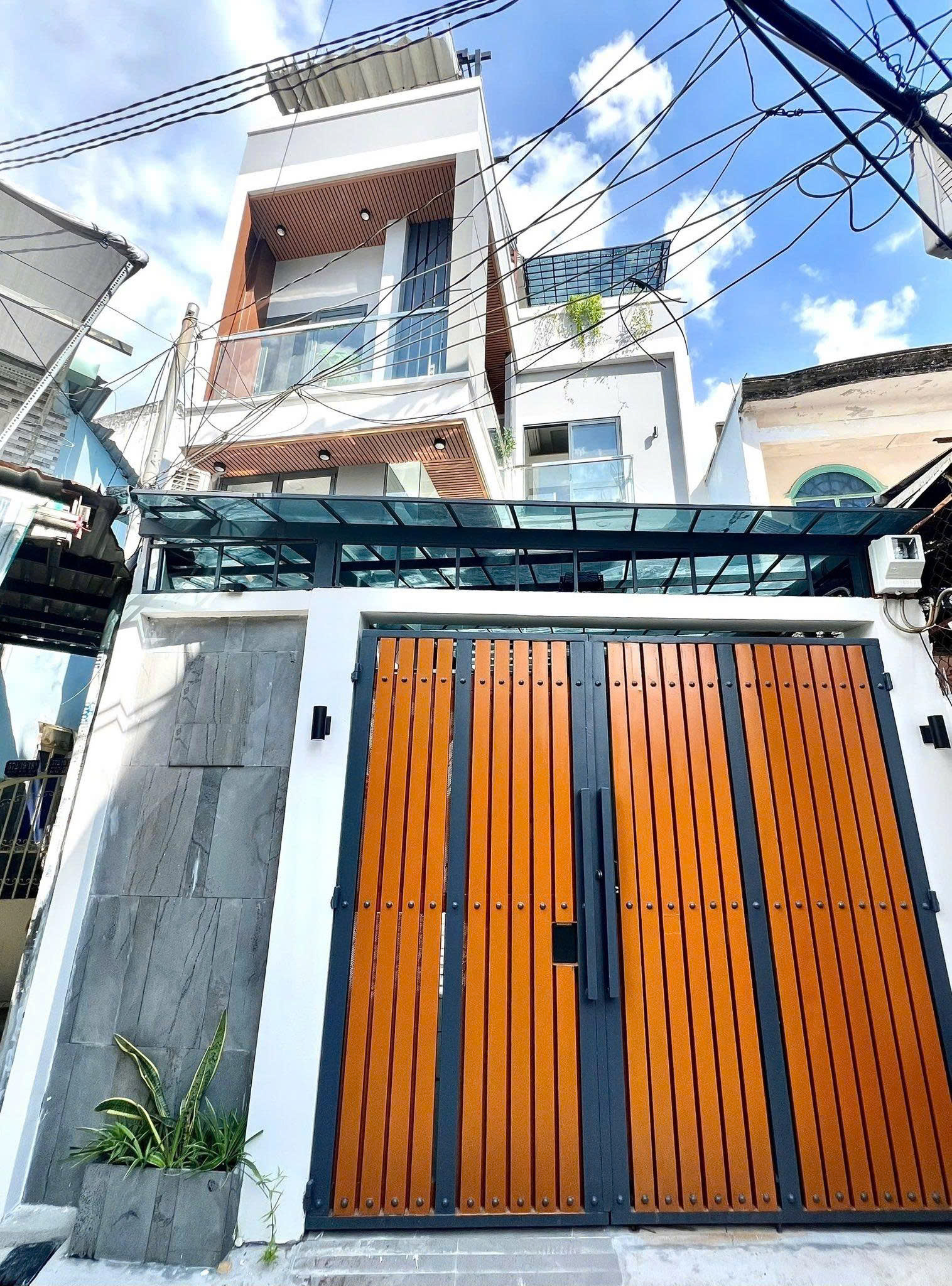 gen-h-z6978375968573_81041a32dcc7371c780e04c4233f4d57