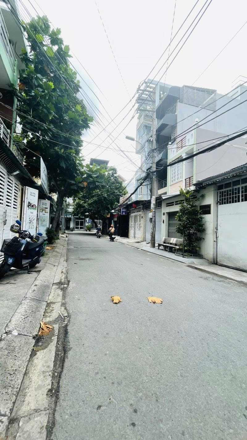 gen-h-z7049223308845_d112dc5c80a8b405d9e50d7f2873318b