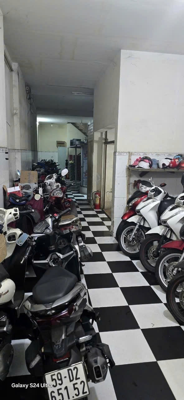 gen-n-z6957425822482_6c46a11f469d6f4ac61f20d35030d32a