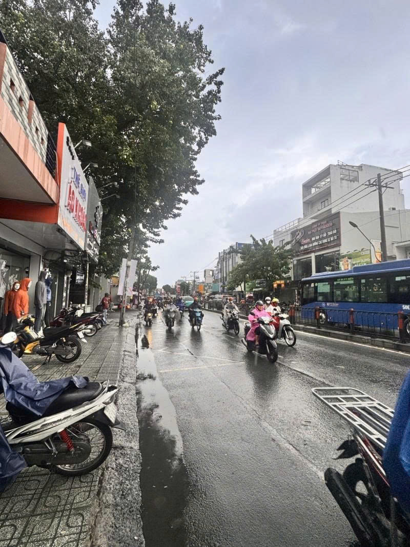 gen-n-z7029343385989_782fc739cf854fd24e0da4bda26c2c8c