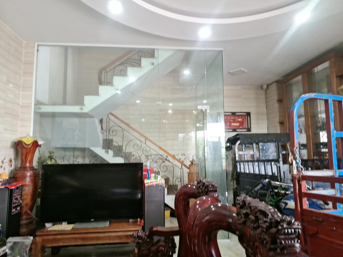 wbi-A8B15129-m7furcw1_52_15