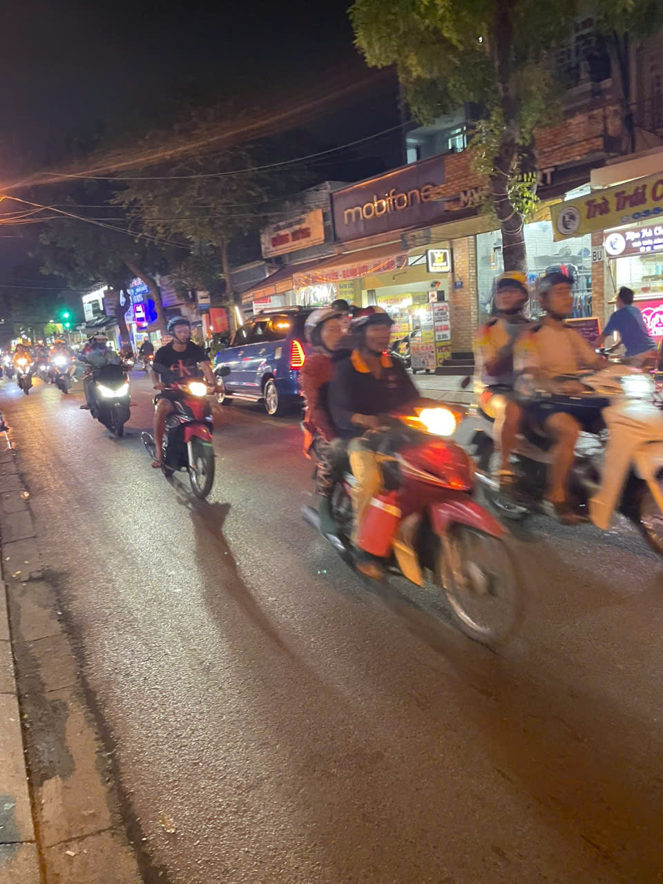 z6474693324931_75c0f20932acfd9ad18a9143e50b5cc1