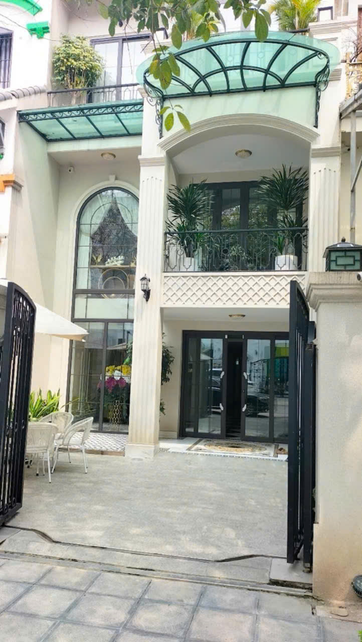 z6517917536998_2317fc845bc01cc94c101ad3cb3fb459