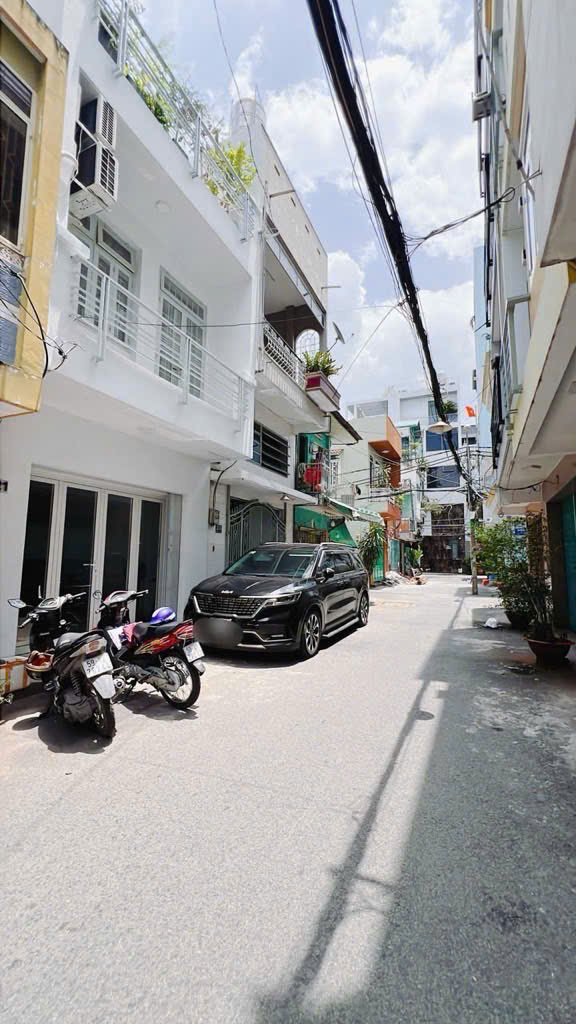 z6960731976598_d77d628f22064d447183f67f93d83ebf