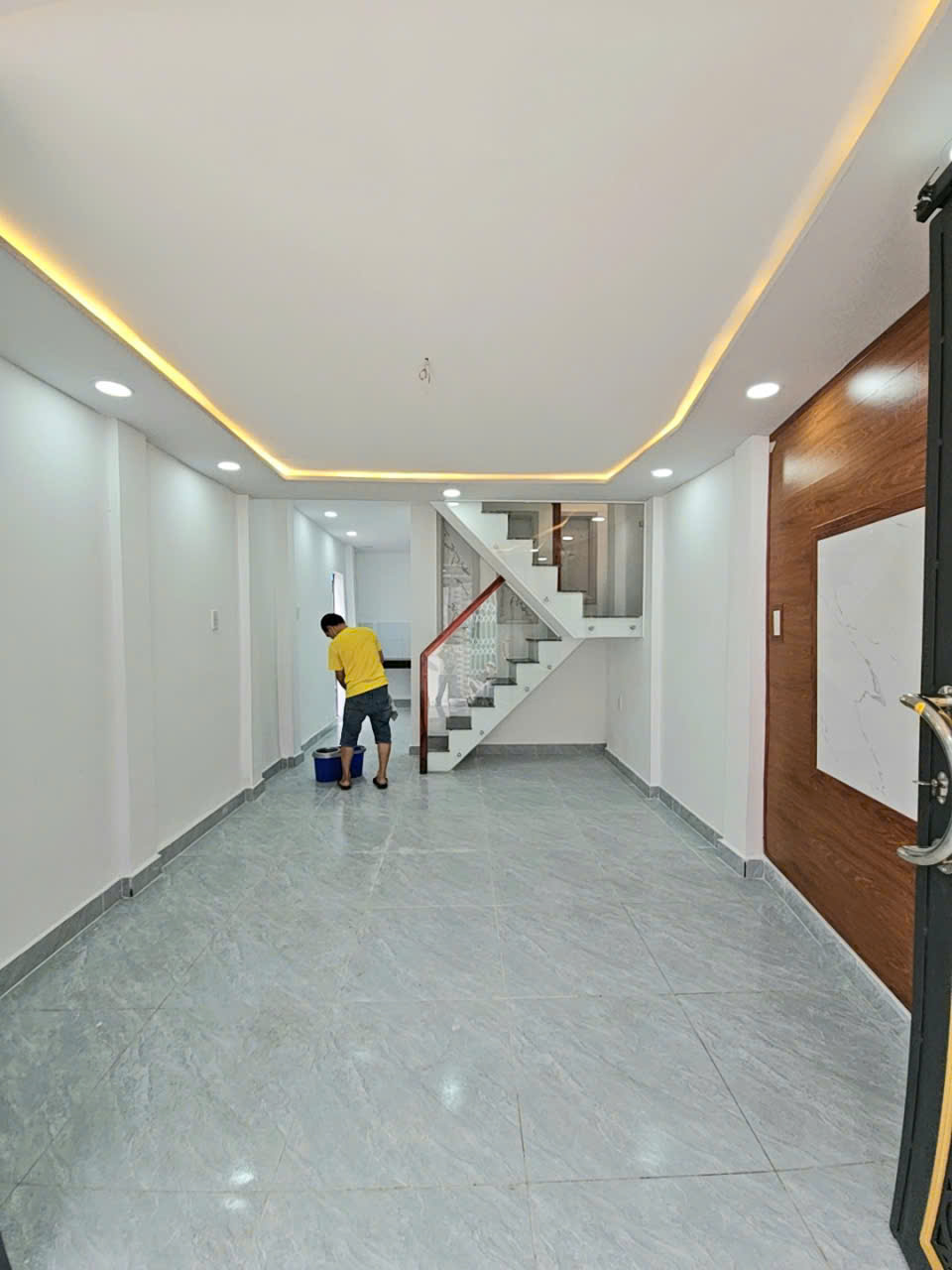 z6967000130386_8ab7243177892c3d7e0d36f330f8c4cc