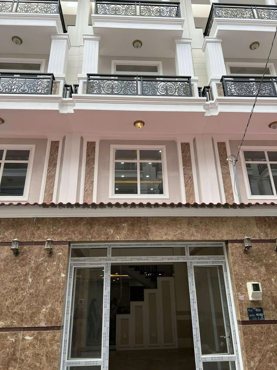 z6971023221175_398117f7562c8d714963ad43a47f13a6