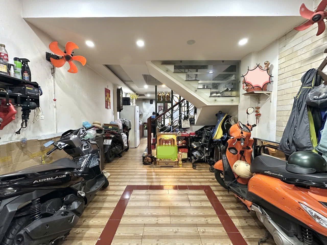 z6995178036488_0b59a026f5bd307234a4a032afa0724f