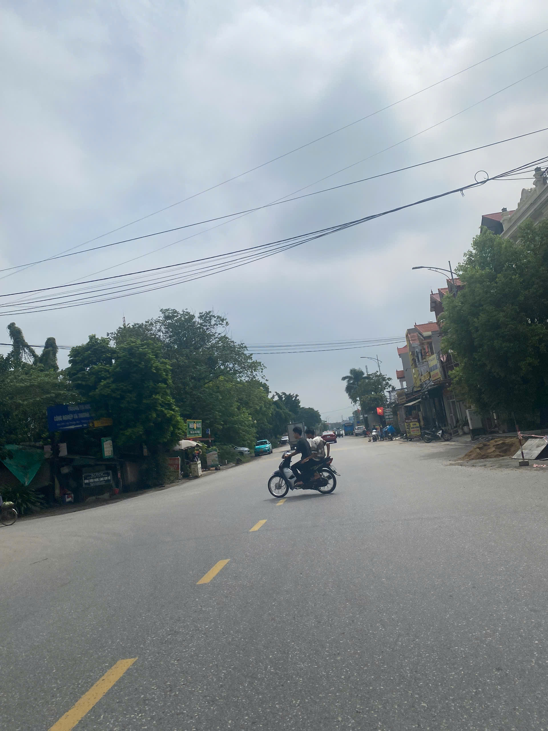 z7002900102408_9939eefd73d4e0a53805285b3b4b4d4e