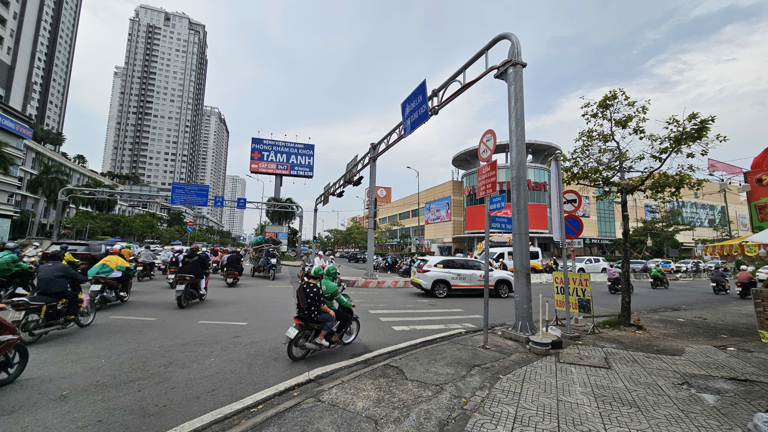 z7004617472887_5c7d5cf48c2c011c2b2b308b8378a8e7