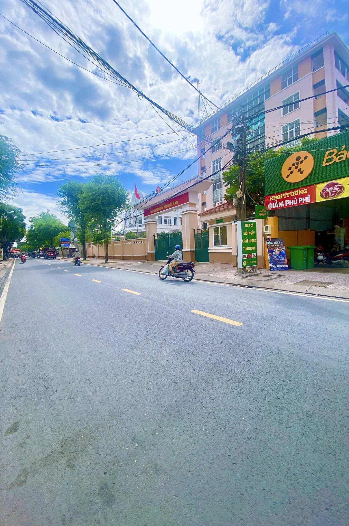 z7010210739737_81aa2154f704f661b745d7a04c00b542