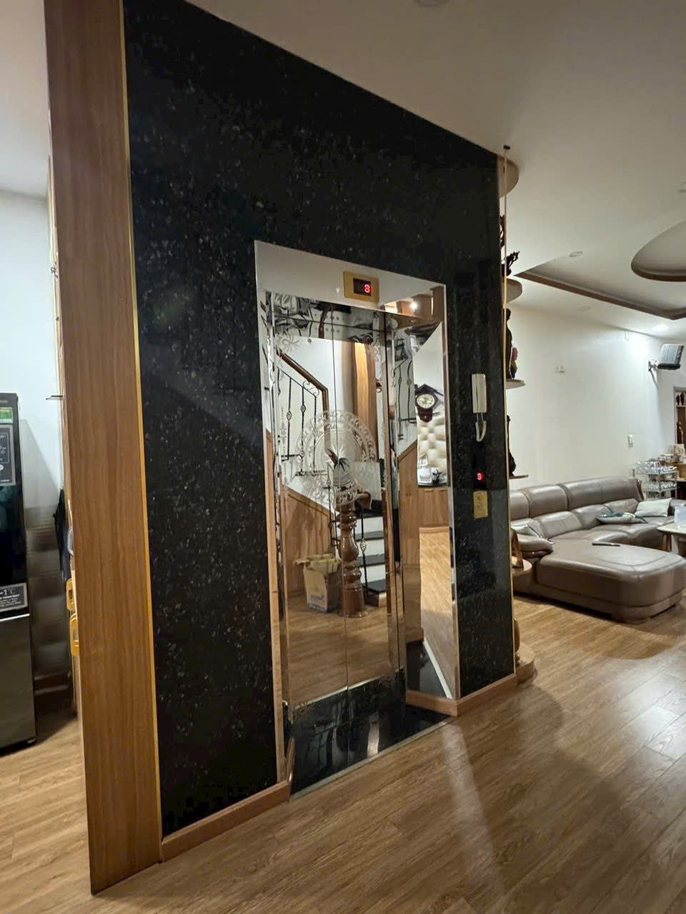 z7012512665619_ba5fd64fdfb338601f4736f1c9d81009