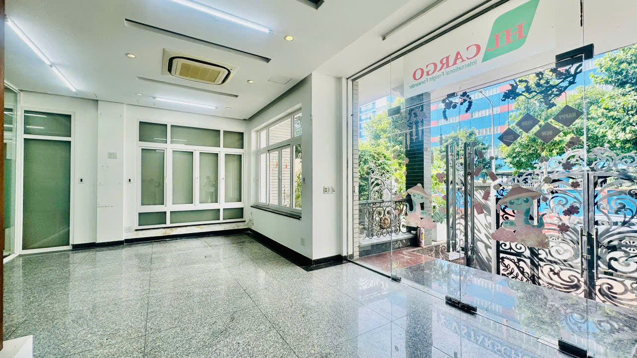 z7026002319988_cb9c767e1c98bf9a10f78c7c2d8440b1