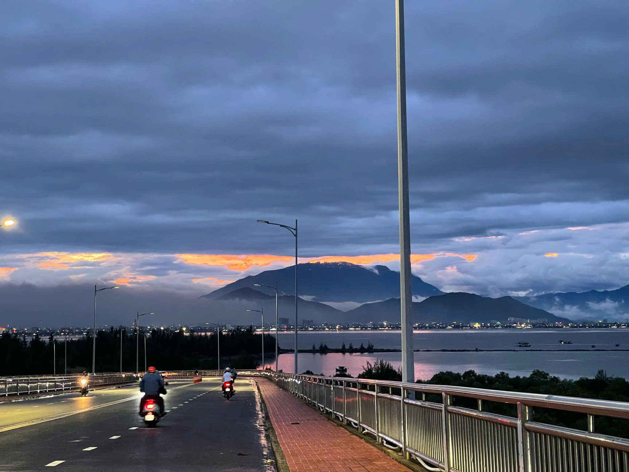 z7031672874054_6a8180504f265b3b8b909a5a77f65fb0