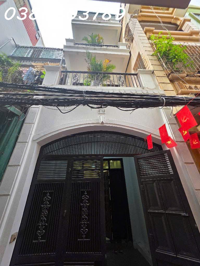 z7037040333990_28409855cb6f2f14033b267513241d7f