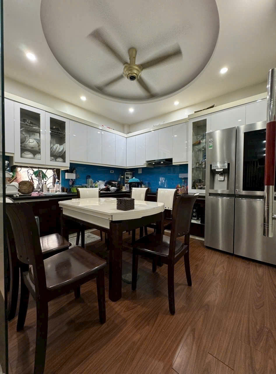 z7040300558388_d4cee9d1936d9503124b23c8e263060f