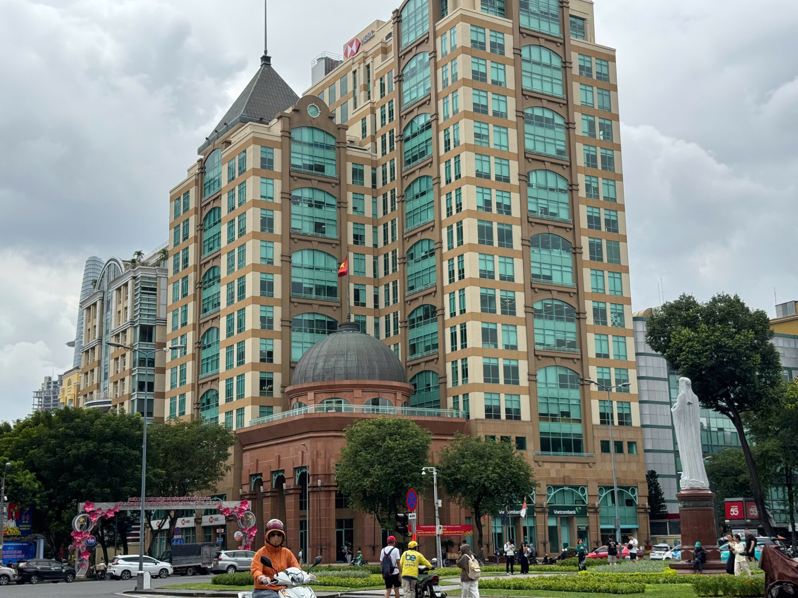 z7043749199992_7f6e7695339e1a98e30ed7d17cd6ea69