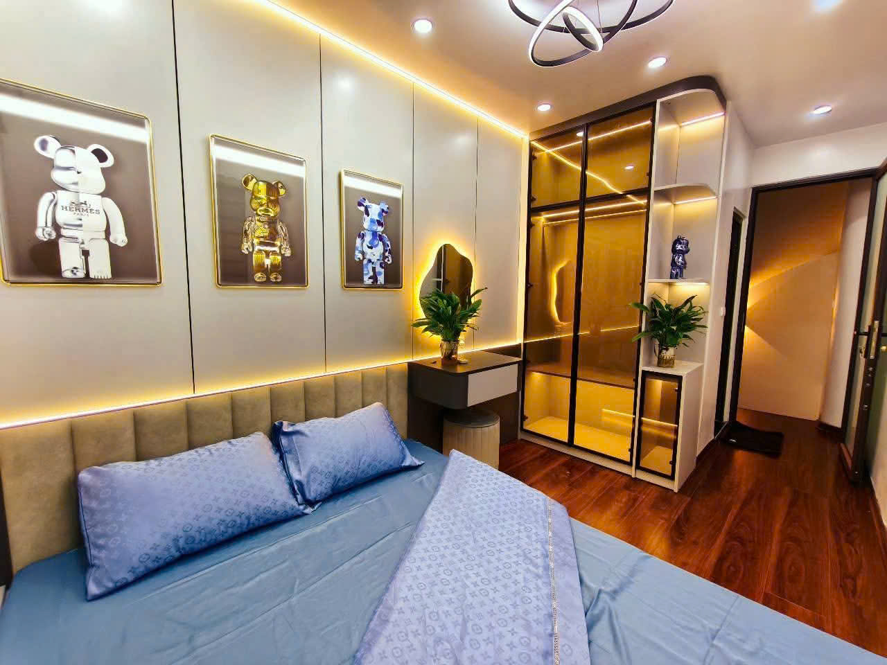 z7059652566543_ed8df134050243963336adcb8499a802kt