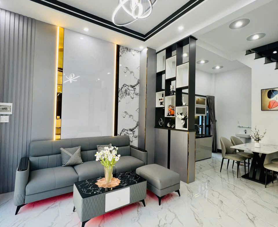 15045633659493764106